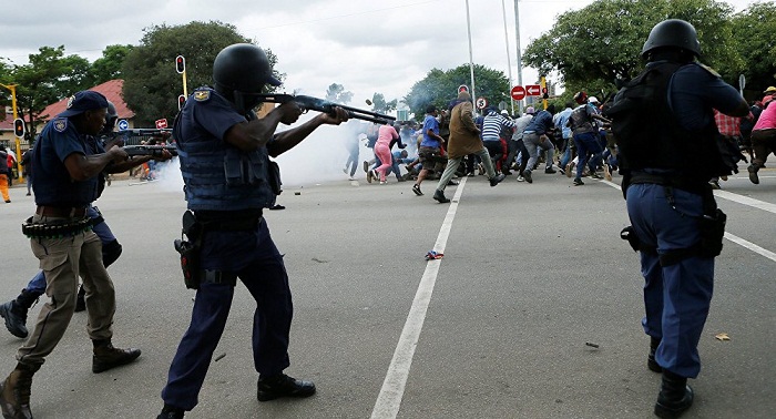 Anti-migrant protests in South Africa`s capital turn violent